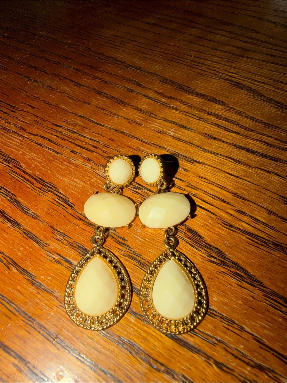 Classic Cream Teardrop Dangle Earrings - Gold Tone